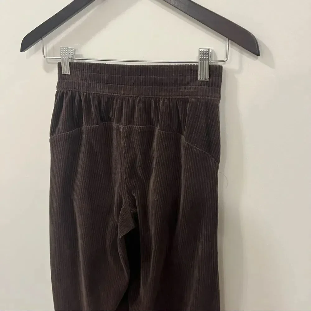 Lululemon Scuba Mid-Rise Wide-Leg Crop *Velvet Cord Espresso Size 0